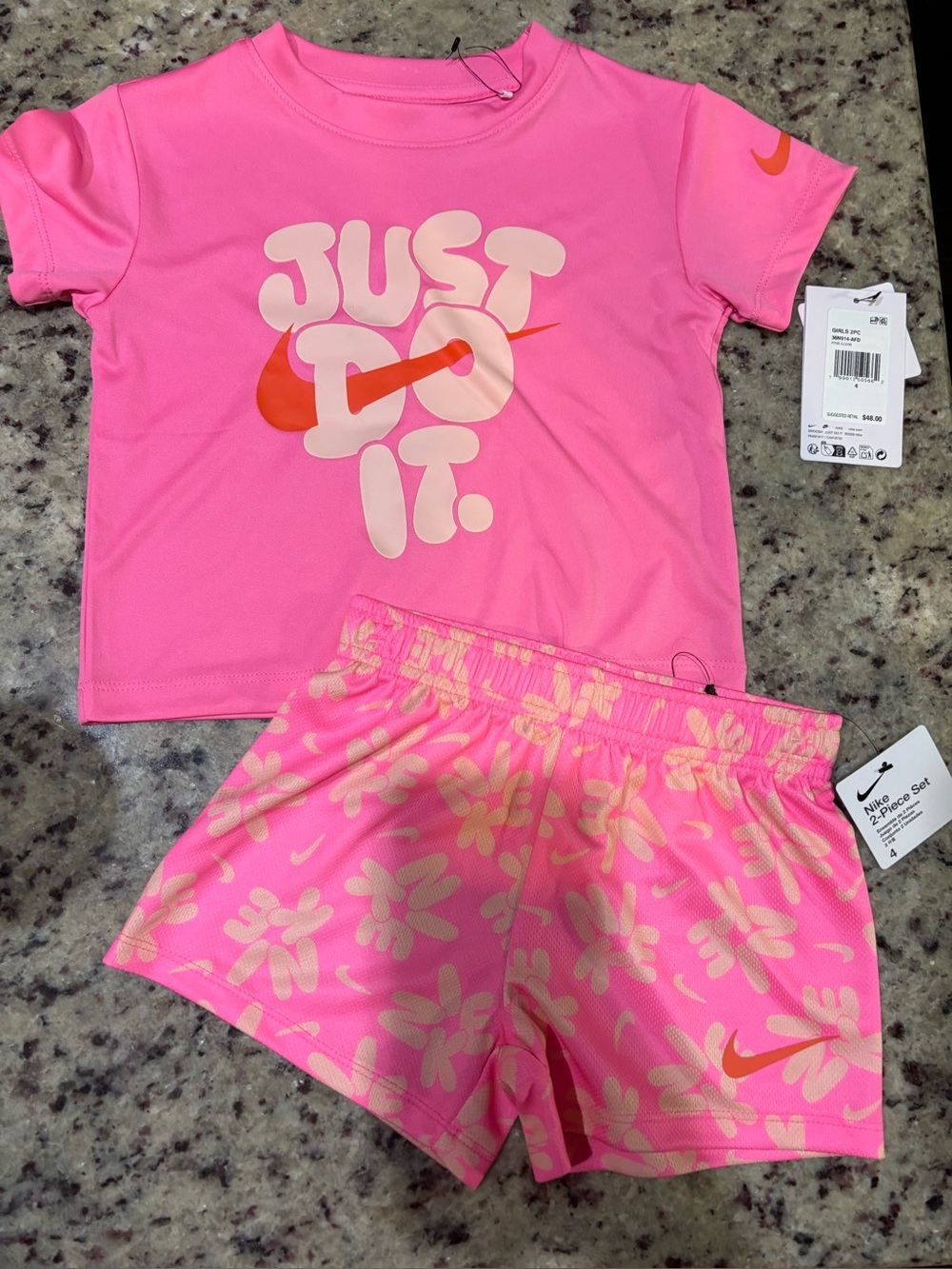 Nike girls short set nwt size 4